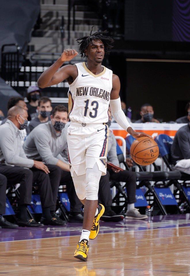 西亚卡姆在老鹰比赛中败北，问鼎冠军引发热议！的简单介绍