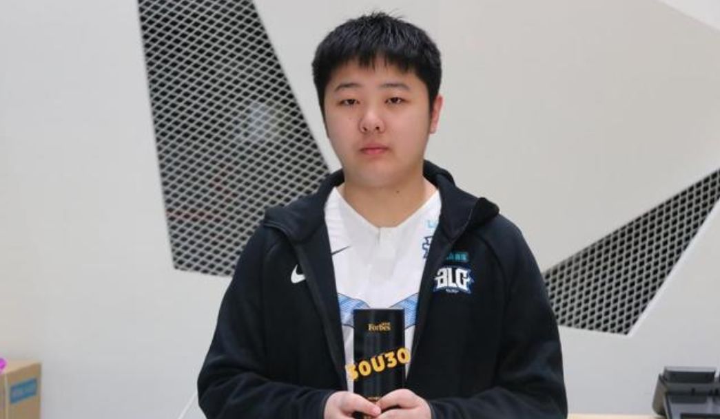 凯恩新星高光表现表现惊艳,TES未来可期!的简单介绍 凯恩新星高光表现表现惊艳,TES未来可期!的简单介绍